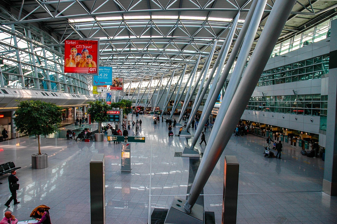 Delhi Airport taxi service with premium airport cab near IGI Airport terminal