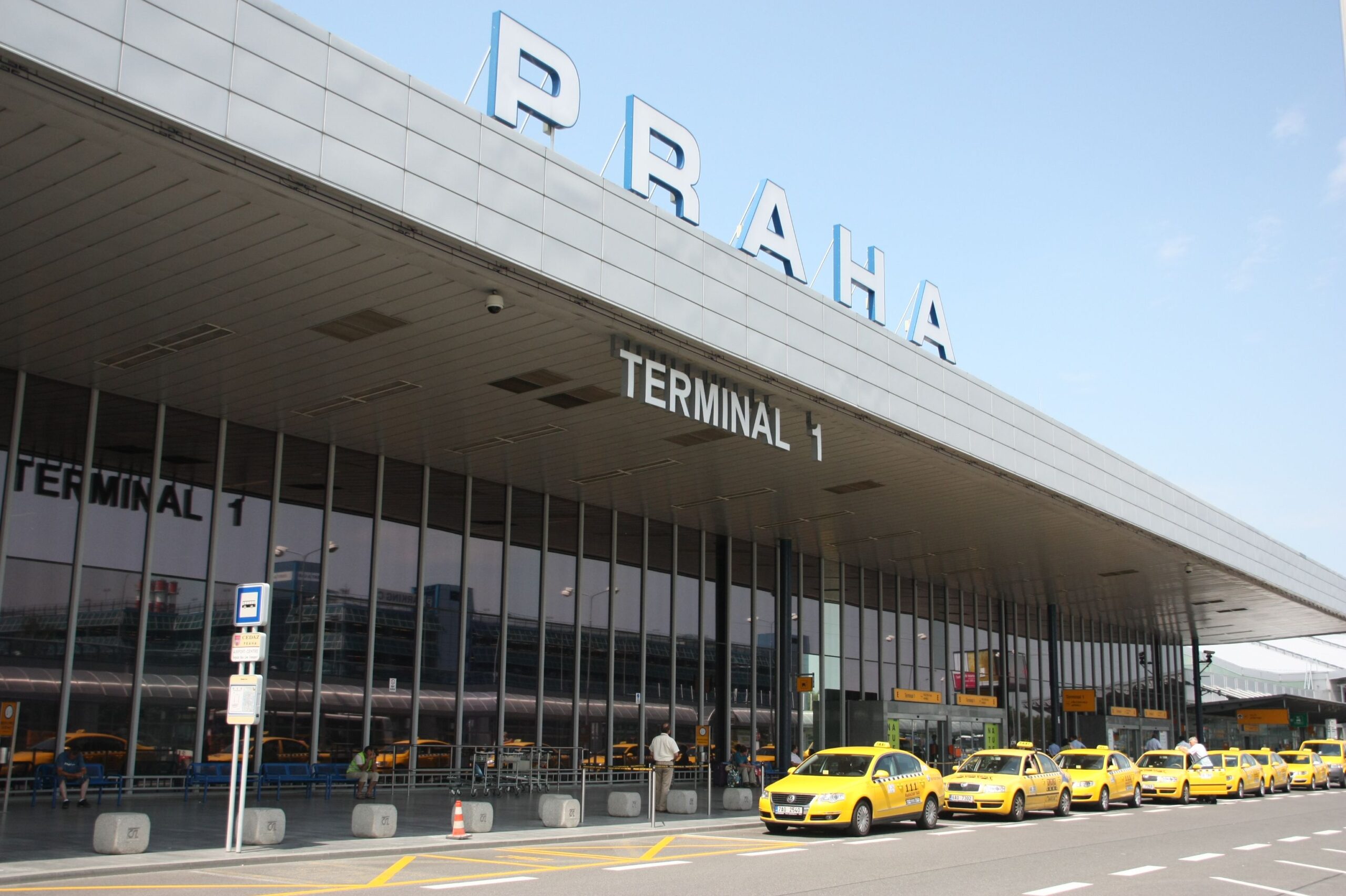Premium delhi airport taxi service with comfortable cab for airport pickup and drop